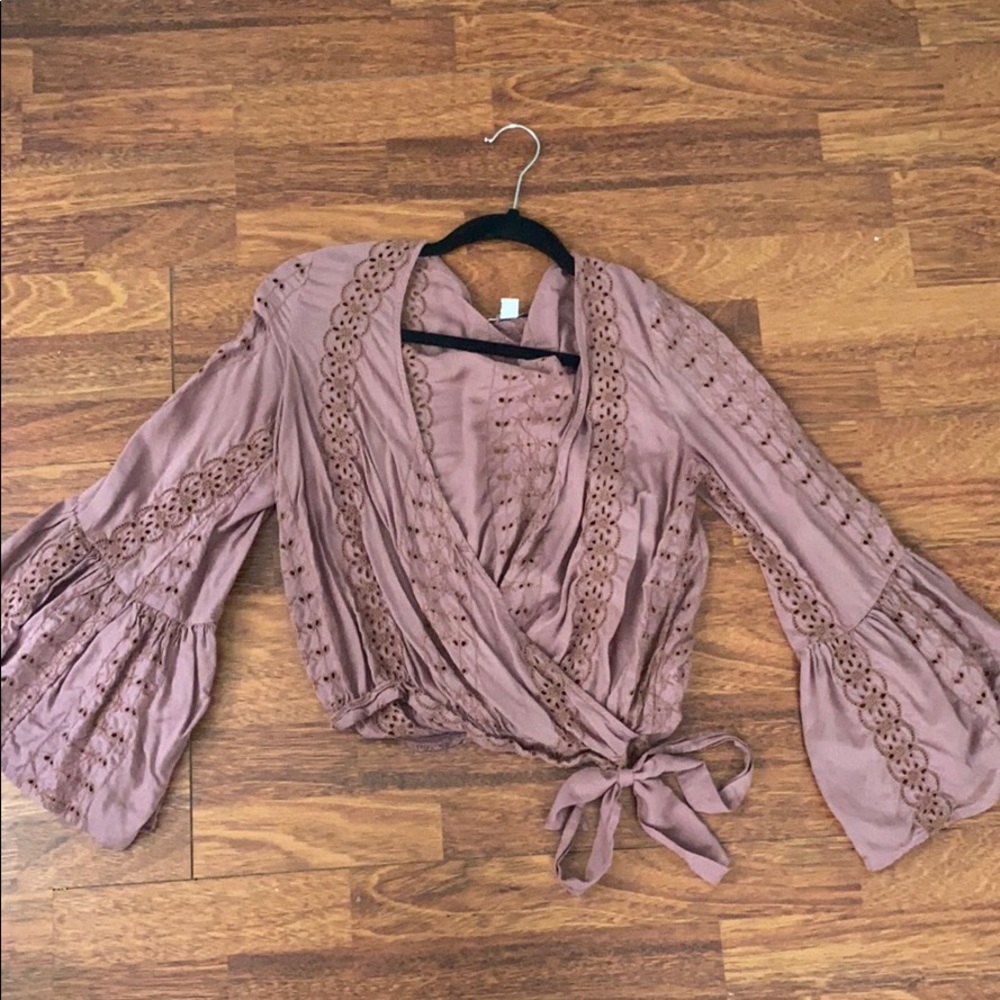 AMERICAN EAGLE Bell Sleeve Blush Eyelet Blouse